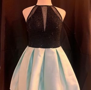 Adorable Short Sequin Dress Size 1